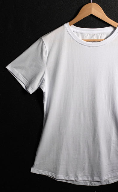 Essentials - Basic fitted Muscle T-shirt - Curved Hem - White