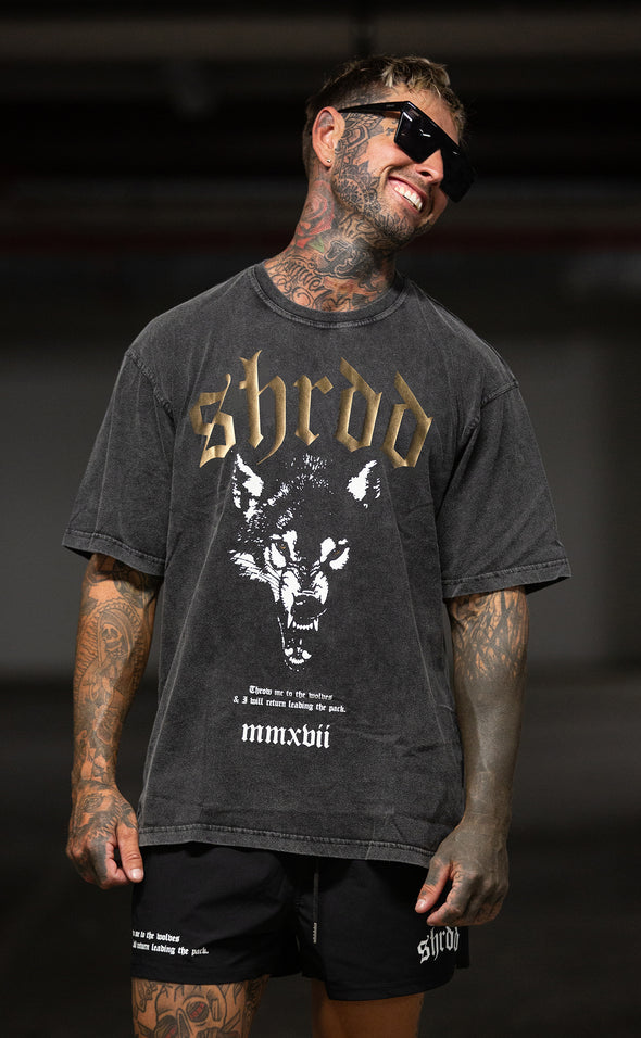 Wolves - Pump cover - Oversized Gym T-shirt  - Acid Wash / Gold - Stay Shredded